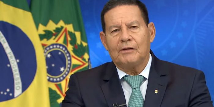 Mourão: Brasil muda de governo a partir de janeiro, mas não de regime