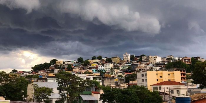 Chuva forte provoca transtornos no norte fluminense e vigilância em Caxias