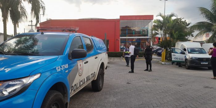 Loja de fast food em Nova Iguaçu é denunciada por furto de água
