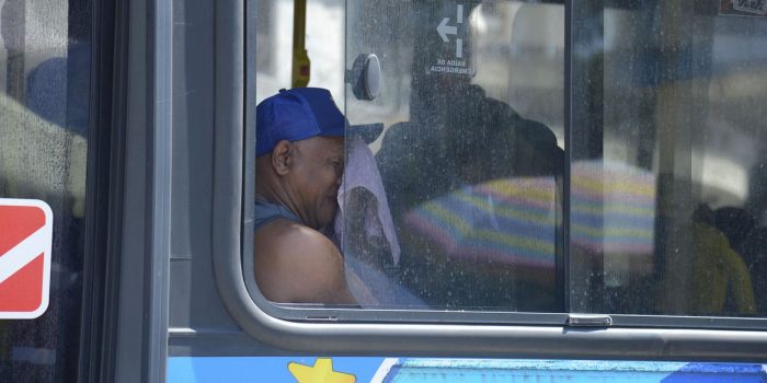 Rio corta subsídio para ônibus que circularem sem ar-condicionado