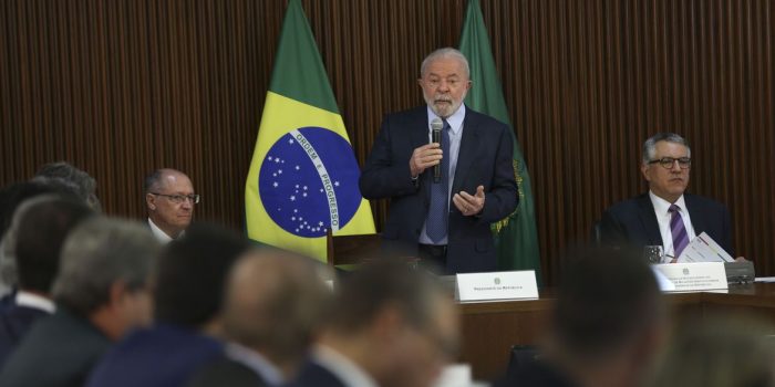 Perdas com ICMS: “Vamos ter que discutir”, diz Lula a governadores