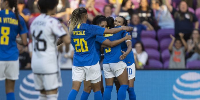 Marta desequilibra e Brasil derrota Japão em torneio amistoso