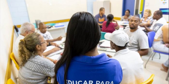 Instituto Yduqs oferece Alfabetização e Letramento de Jovens e Adultos