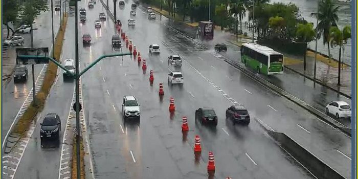 Prefeito do Rio pede que população evite circular sob chuvas fortes