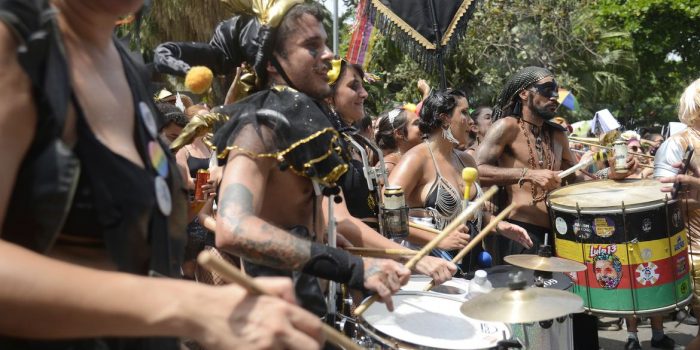 Blocos pós-carnaval animam as ruas do Rio de Janeiro no fim de semana