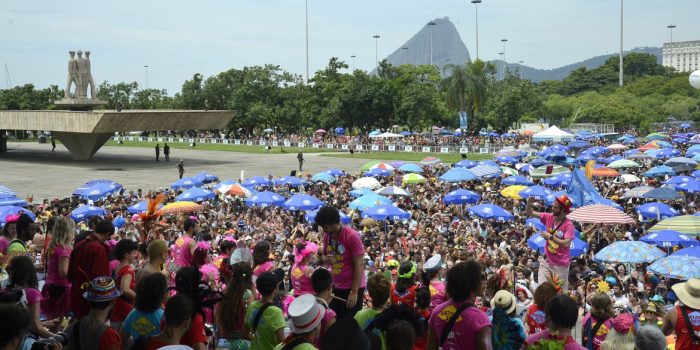 Rio tem 41 blocos de rua nesta segunda-feira de carnaval