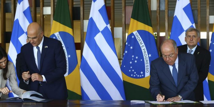 Brasil e Grécia firmam cooperação em defesa, serviços aéreos e turismo