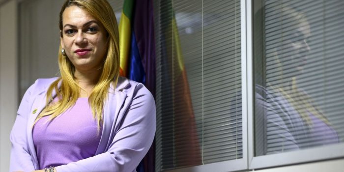 País precisa de norma nacional para políticas LGBTQIA+, diz secretária