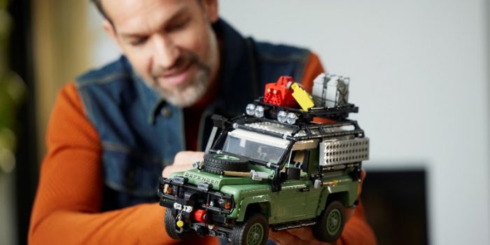Land Rover e LEGO lançam edição comemorativa Classic Defender 90