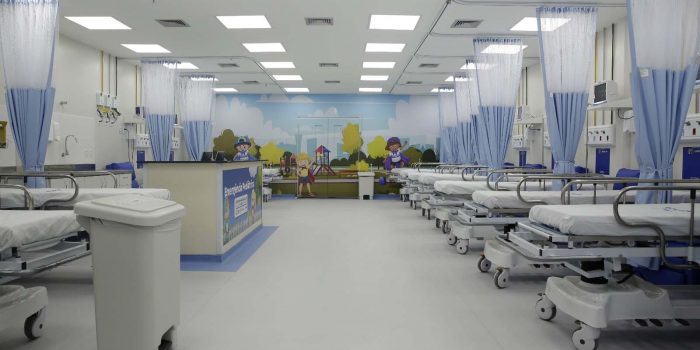 Caxias comemora espaços reformados no Hospital Adão Pereira Nunes