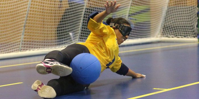 Goalball: seleção feminina estreia com goleada em competição na Suécia