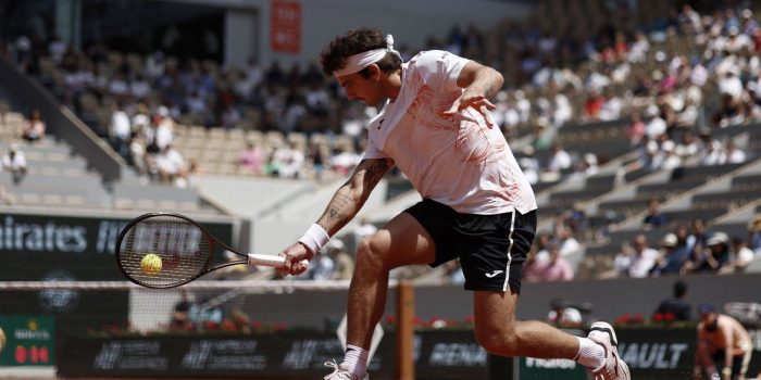 Thiago Wild supera número 2 Medvedev na estreia em Roland Garros