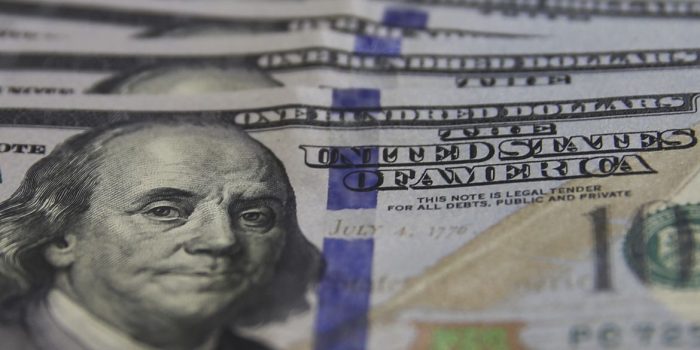 Dólar fecha abaixo de R$ 4,80 pela primeira vez em duas semanas