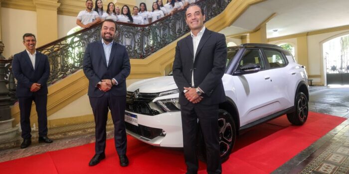Grupo Stellantis anuncia investimento de R$ 2.5 bilhões e produção de novo carro