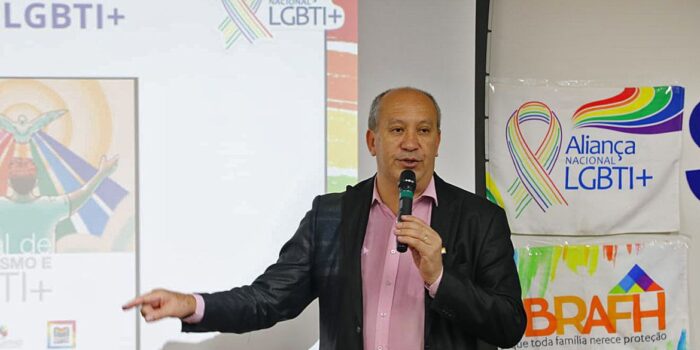 Comissão da Câmara pode votar hoje PL que proíbe união homoafetiva