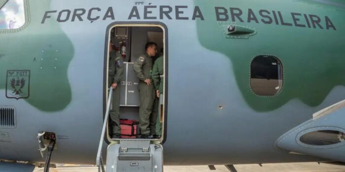 Voo para resgatar mais brasileiros em Gaza decola na quinta