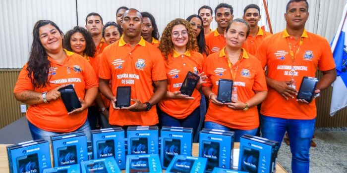 Agentes comunitários ganham 505 tablets para agilizar o serviço