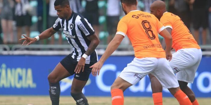 Nova Iguaçu empata de 2 a 2 com o Botafogo tropeçando pelo Carioca