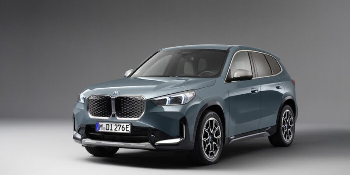 Nova versão do BMW iX1 amplia ainda mais as opções de modelos 100% elétricos da marca no país