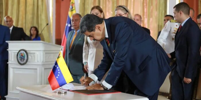 Maduro sanciona lei que formaliza anexação de Essequibo à Venezuela