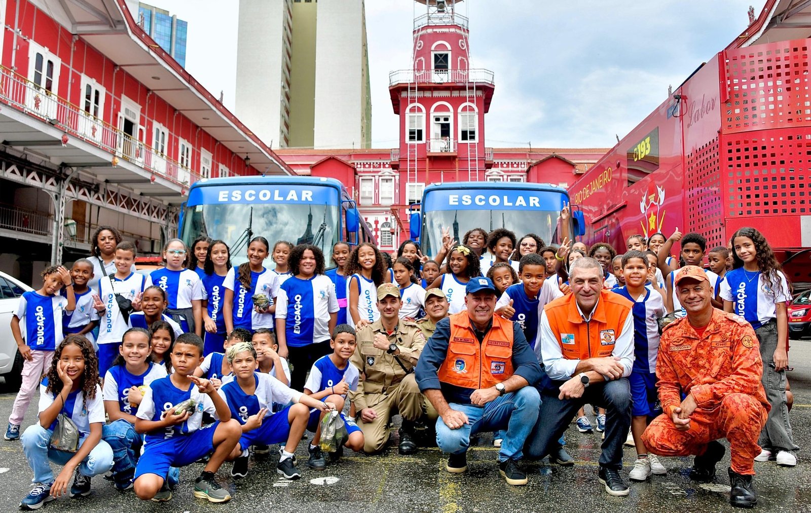 Alunos de Belford Roxo visitam Centro Histórico do Corpo de Bombeiros ...
