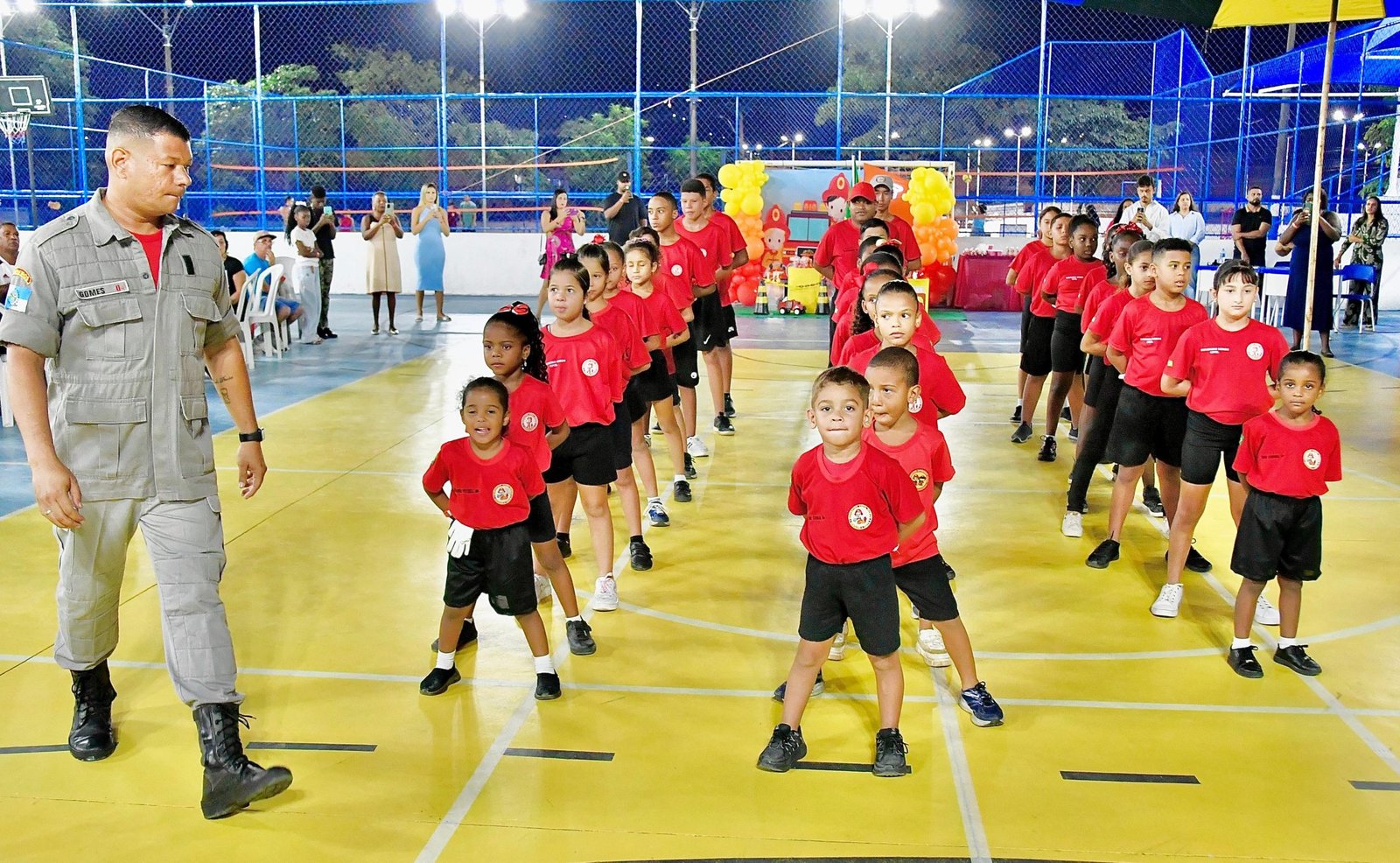 Belford Roxo realiza formatura de alunos da Oficina de Bombeiro Mirim ...
