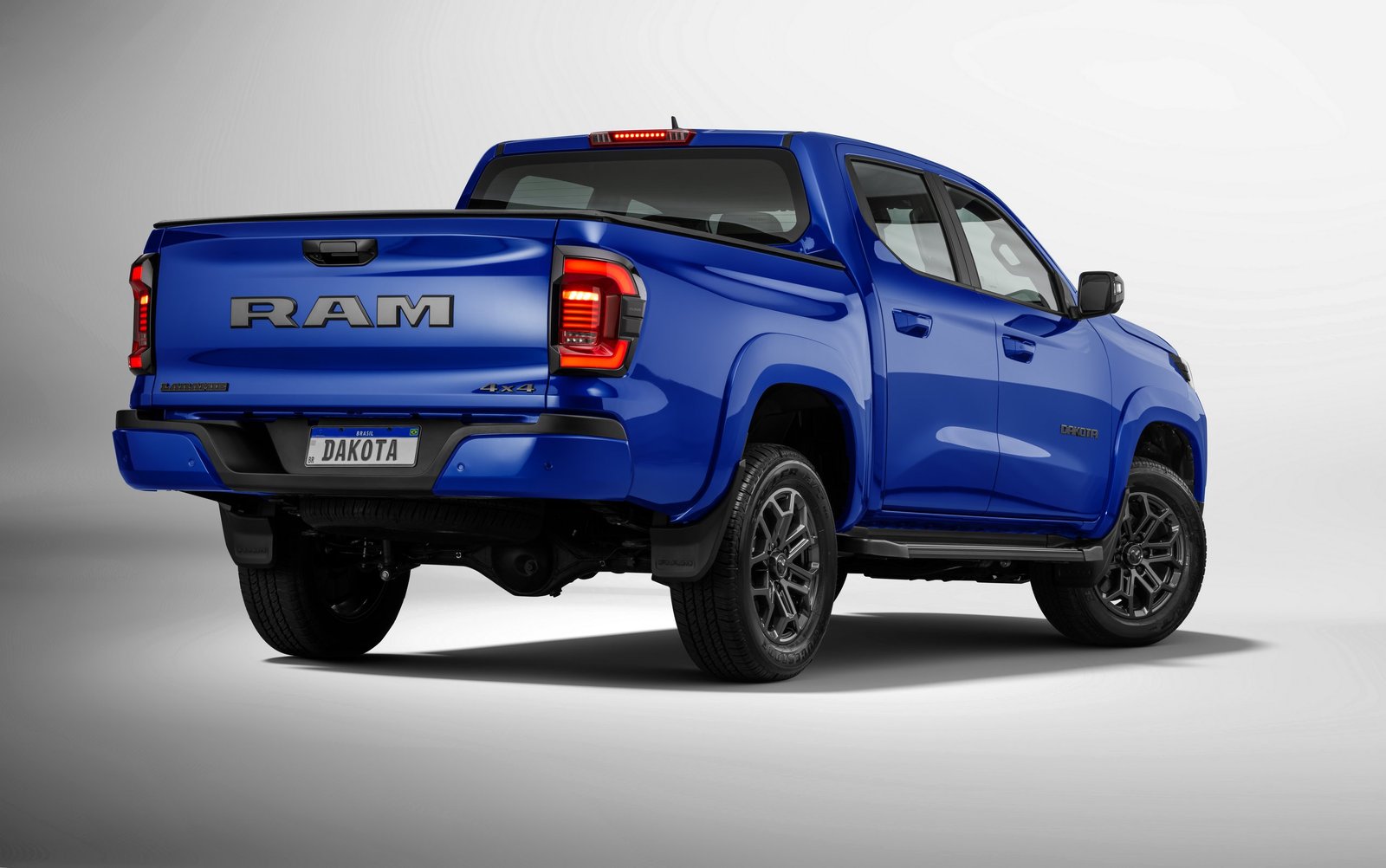 Ram Visual Ram revela Dakota Laramie Night Edition com visual exclusivo - Jornal ...