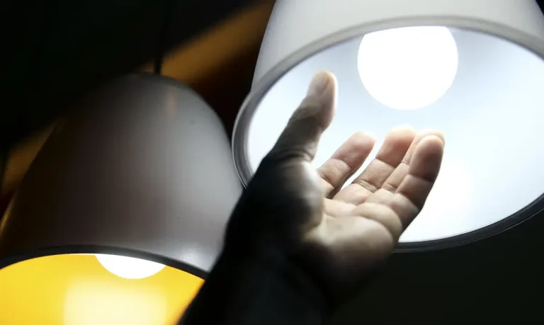 Aneel aprova R$ 5,5 bi para reduzir conta de luz