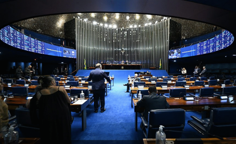 Data centers, ‘taxa das blusinhas’ e MP do mototáxi estão na pauta de terça