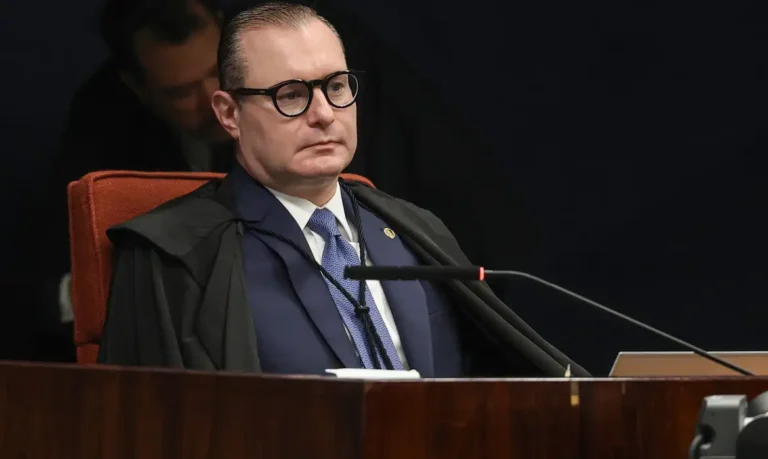 Dallagnol divulga sigilo fiscal de Zanin, que pede responsabilização