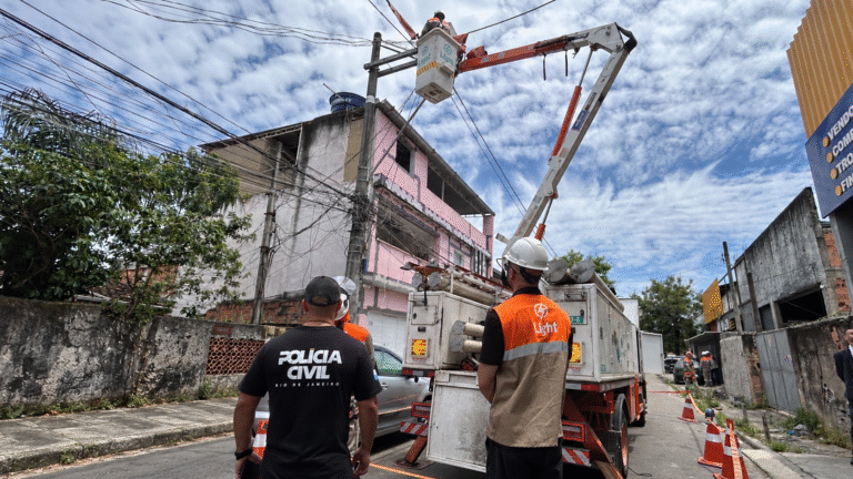 Operação contra furto de energia em Duque de Caxias