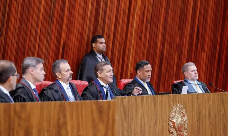 TSE anula votos de Garotinho, e Douglas Ruas vence no 1º turno 